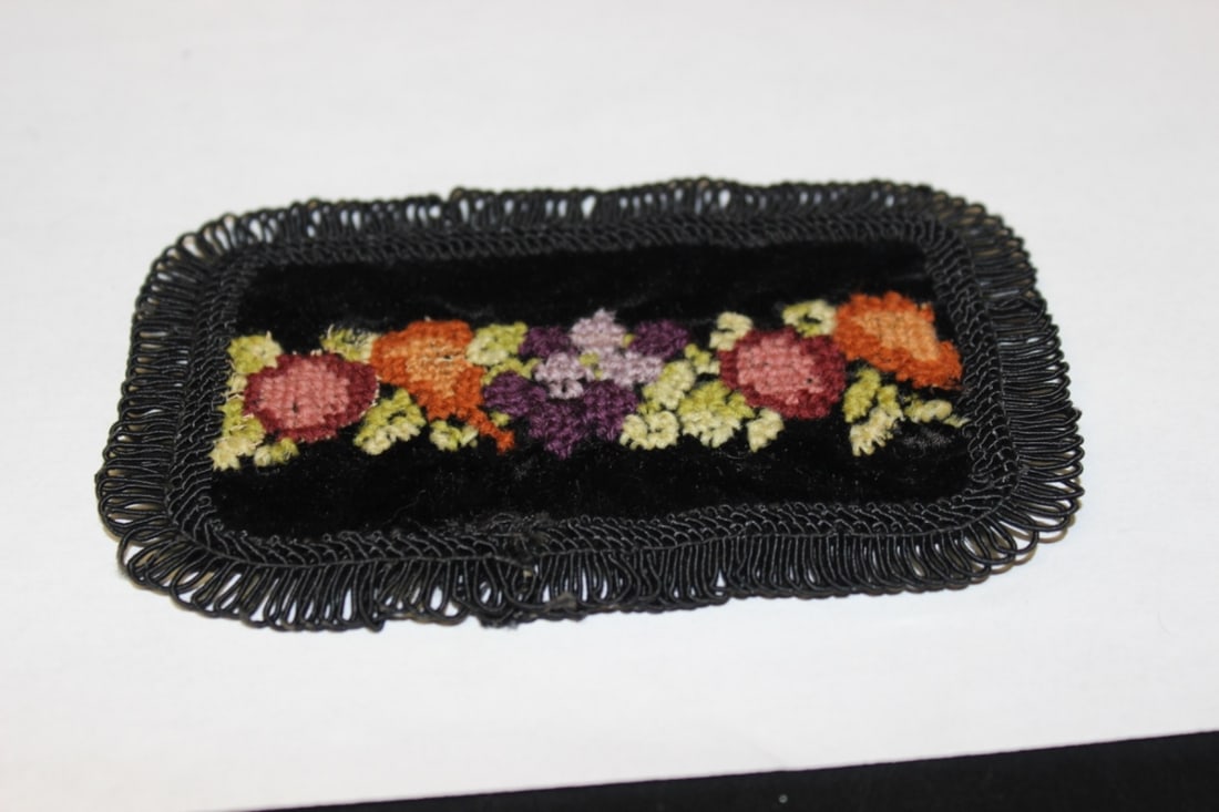A Vintage Miniature Wool Rug: 5" x 3 1/2"