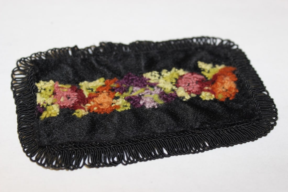 A Vintage Miniature Wool Rug - 4