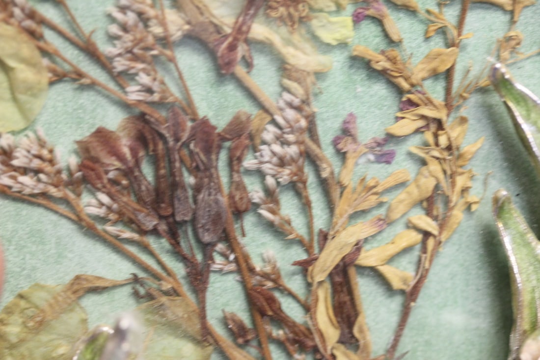 An EnamelMetal Victorian Flowers Frame - 3