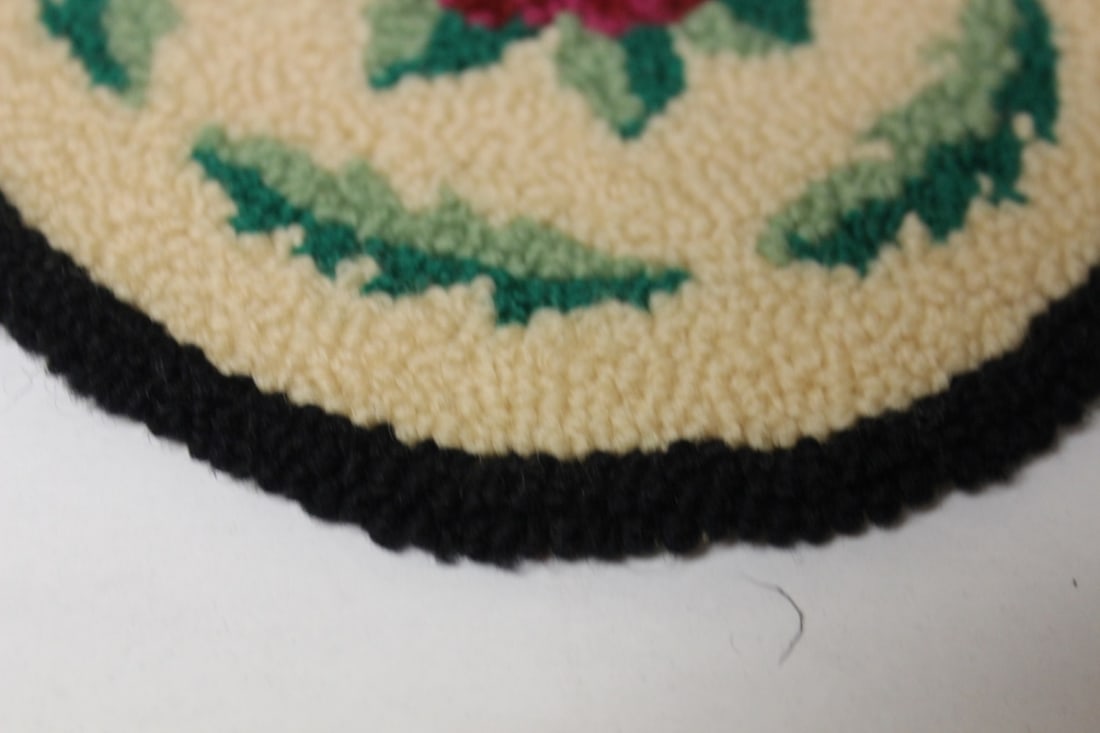A Vintage Miniature Round Rug - 3