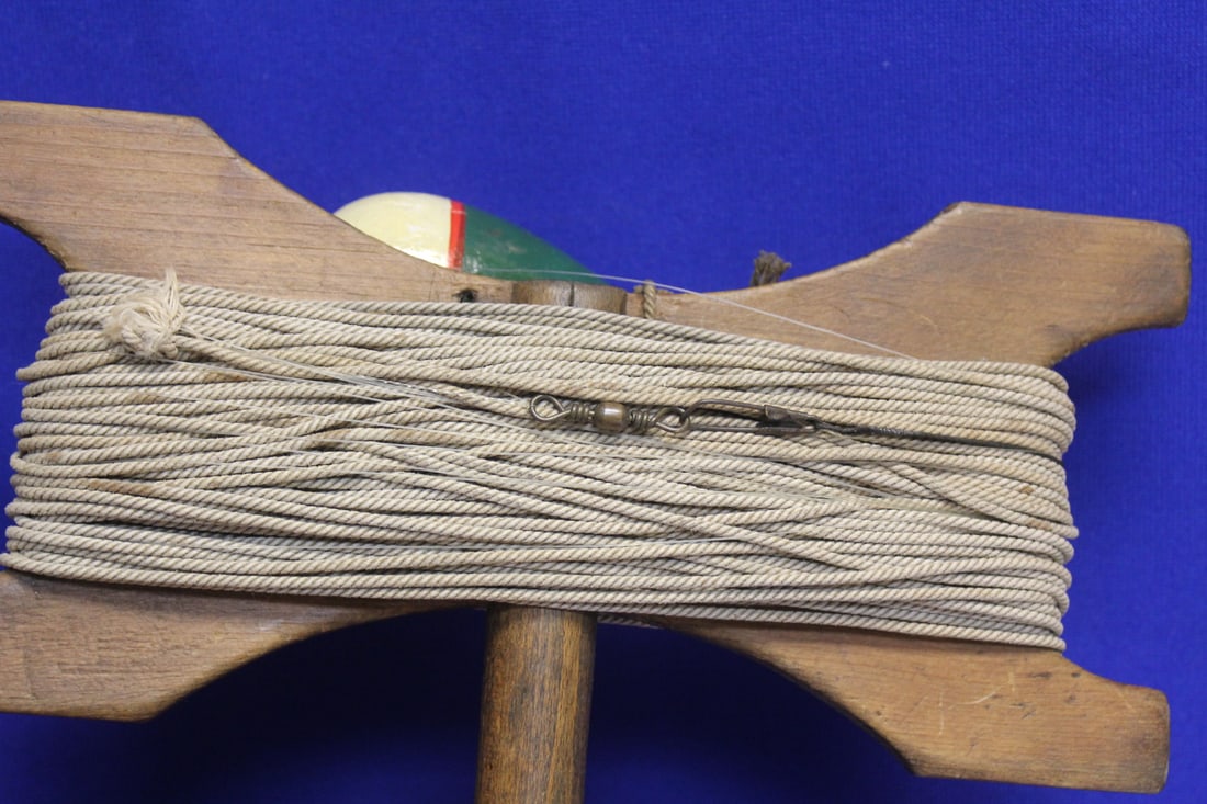 A Vintage Wooden Rope Fishing Reel - 2