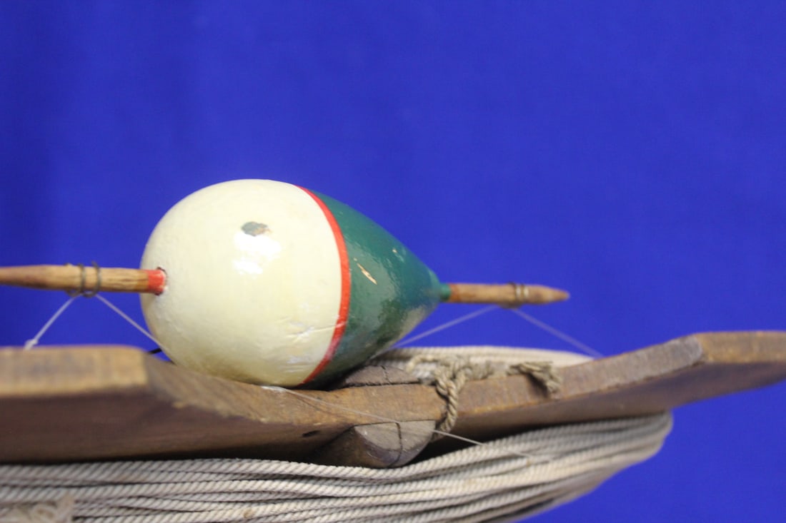 A Vintage Wooden Rope Fishing Reel - 3