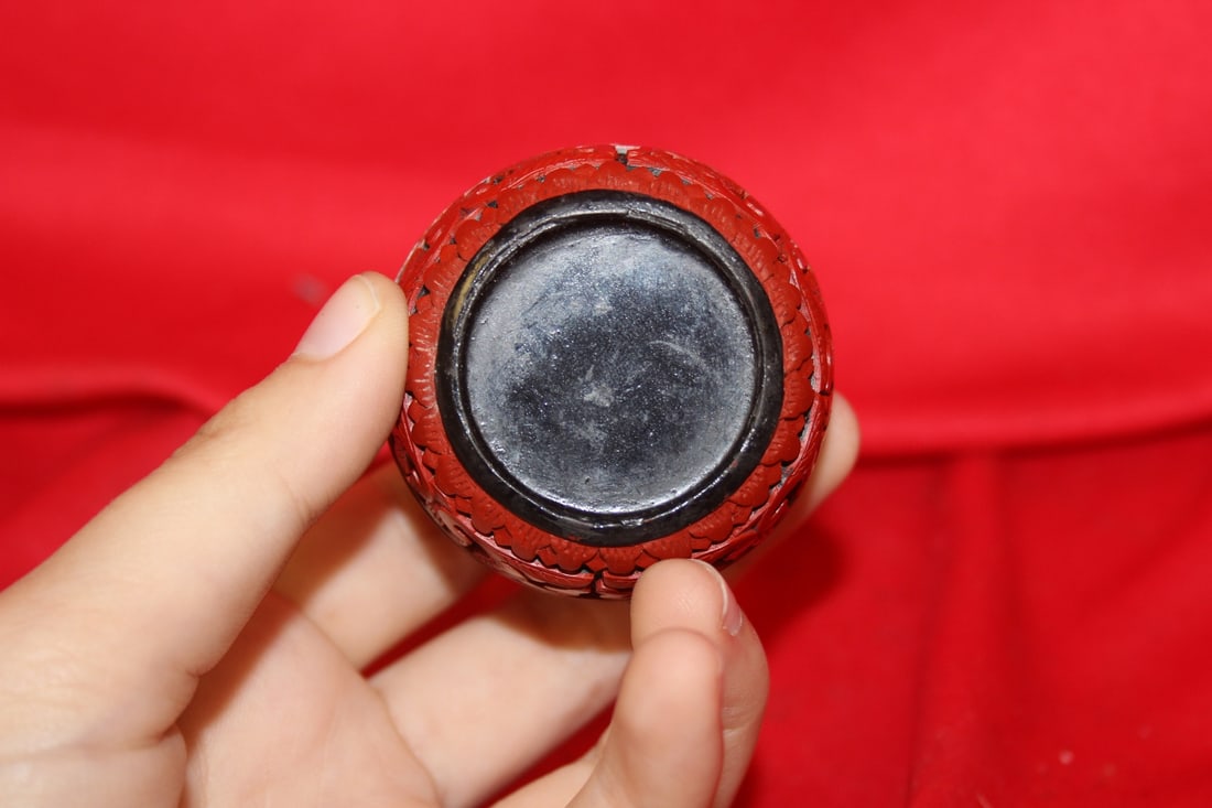 A Cinnabar Trinket Box - 2