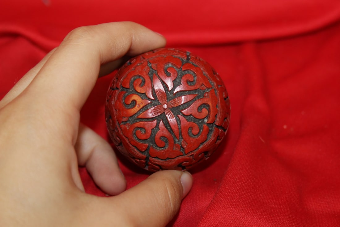A Cinnabar Trinket Box - 5