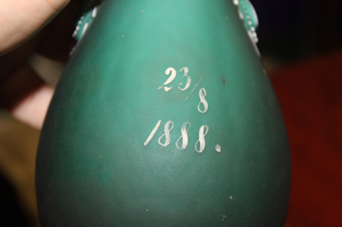 A Pair of Hand Painted Glass Vase - 3