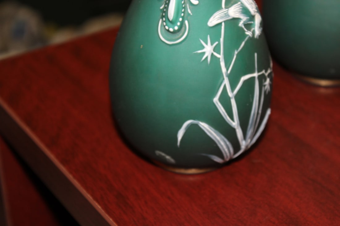 A Pair of Hand Painted Glass Vase - 7