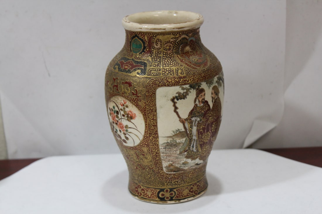 A Japanese Satsuma Vase - 3