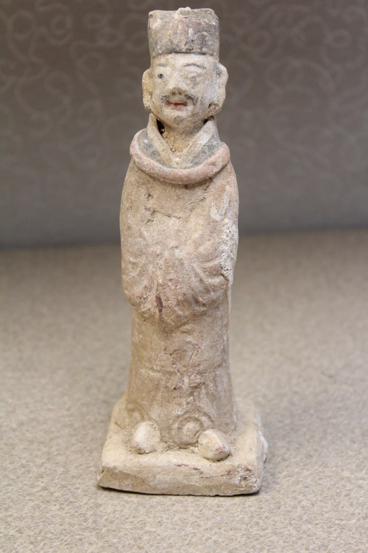 Antique Chinese Attendant: Possibly Tang? Dynasty - 7" tall