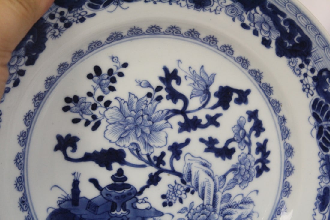 An Antique Chinese Blue and White Export Plate - 3