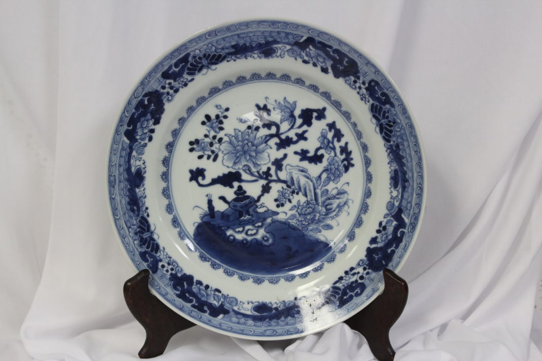 An Antique Chinese Blue and White Export Plate - 9