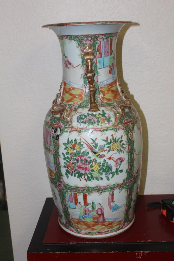 Antique Chinese Rose Medallion Floor Vase - 2