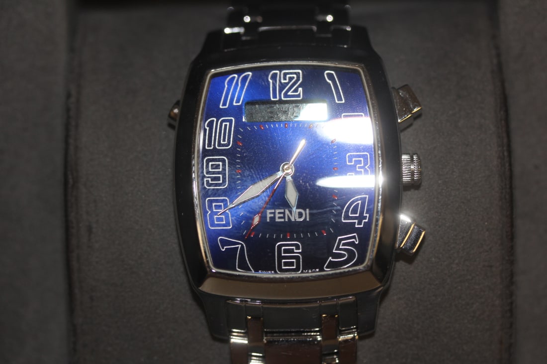 Fendi Watch with Box - 2