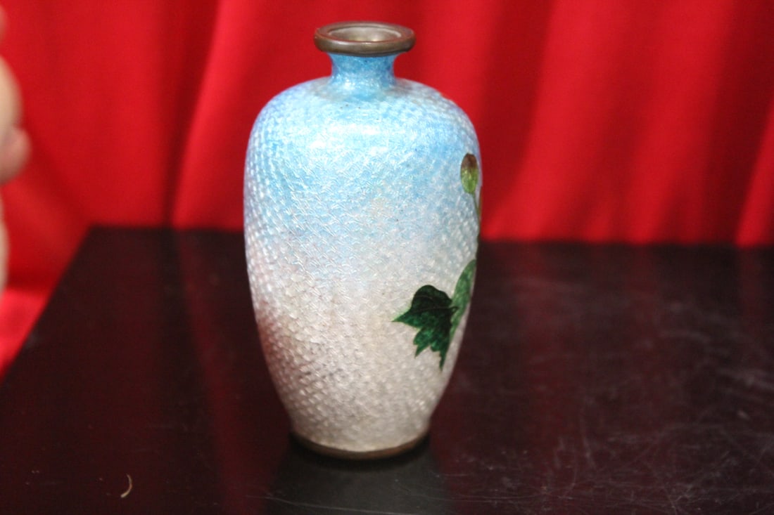 An Antique Japanese Ginbari Small Cloisonne Vase - 4