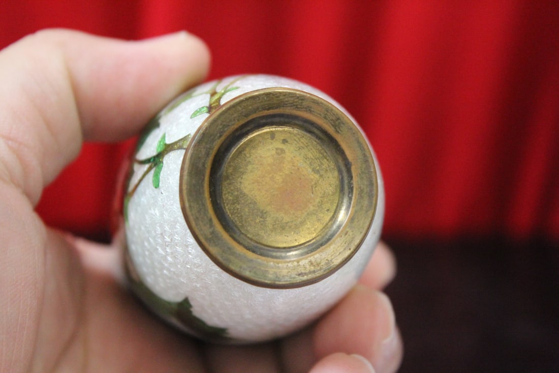 An Antique Japanese Ginbari Small Cloisonne Vase - 7