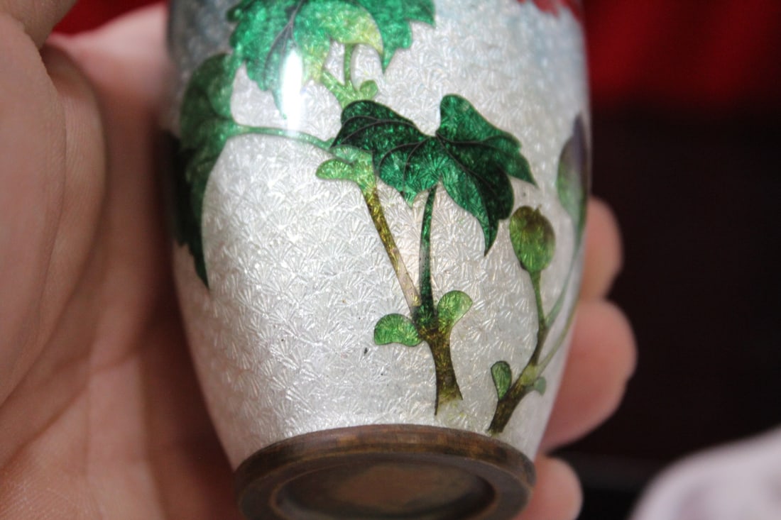 An Antique Japanese Ginbari Small Cloisonne Vase - 8
