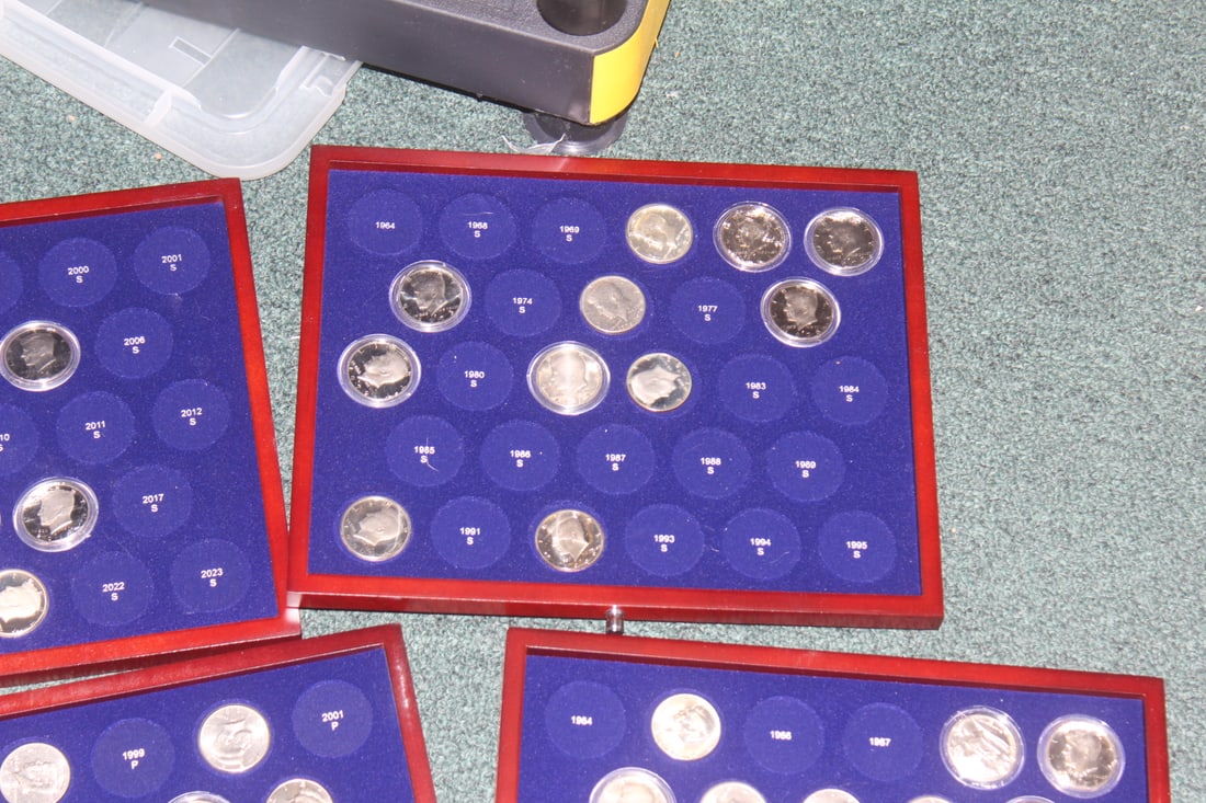 Kennedy Half Coin Cabinet - 10