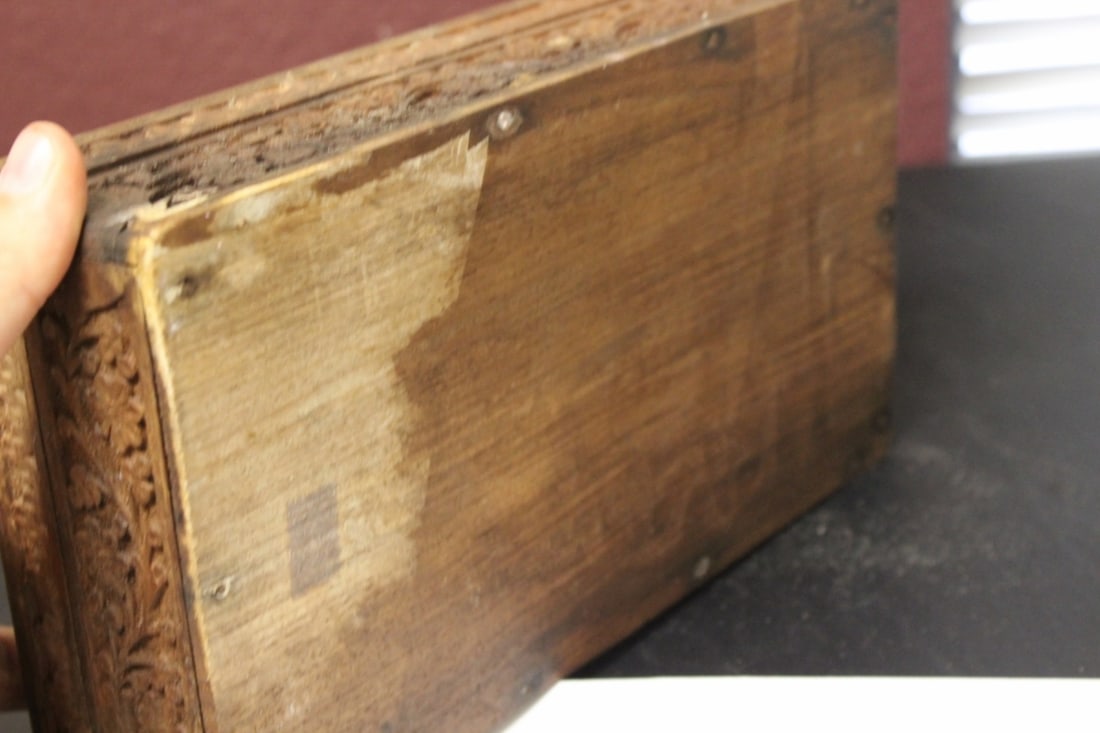 A Carved Wooden Tissue Box - 7