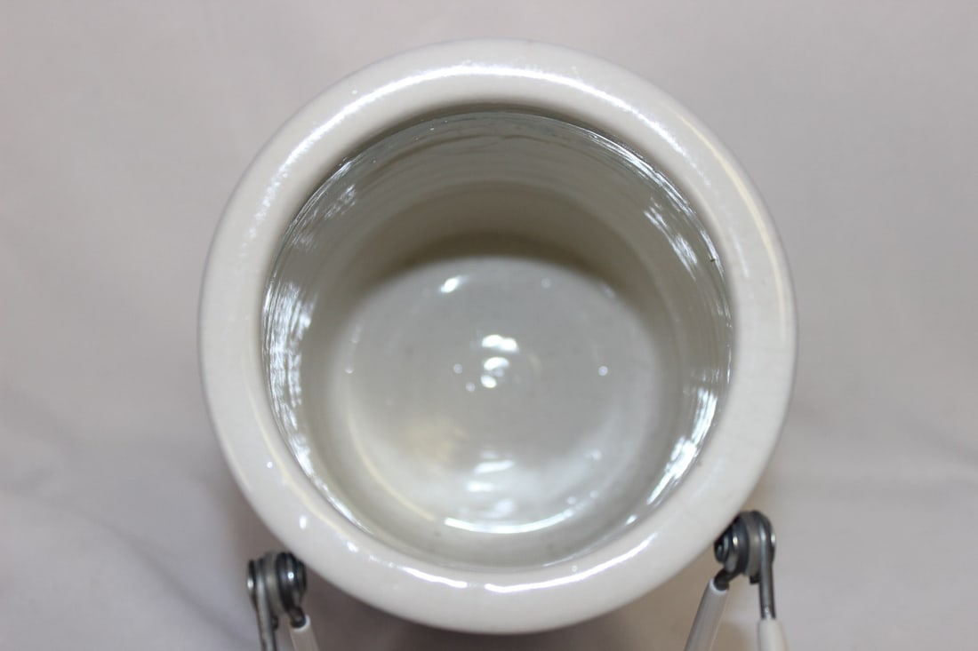 A Chinese Blue and White Cylinder Vase - 2