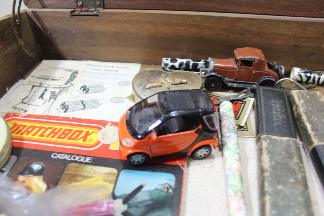 A Vintage Box and Contents - 11