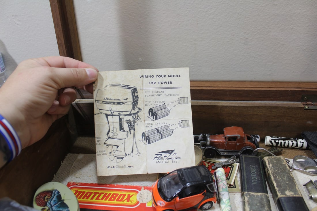 A Vintage Box and Contents - 12