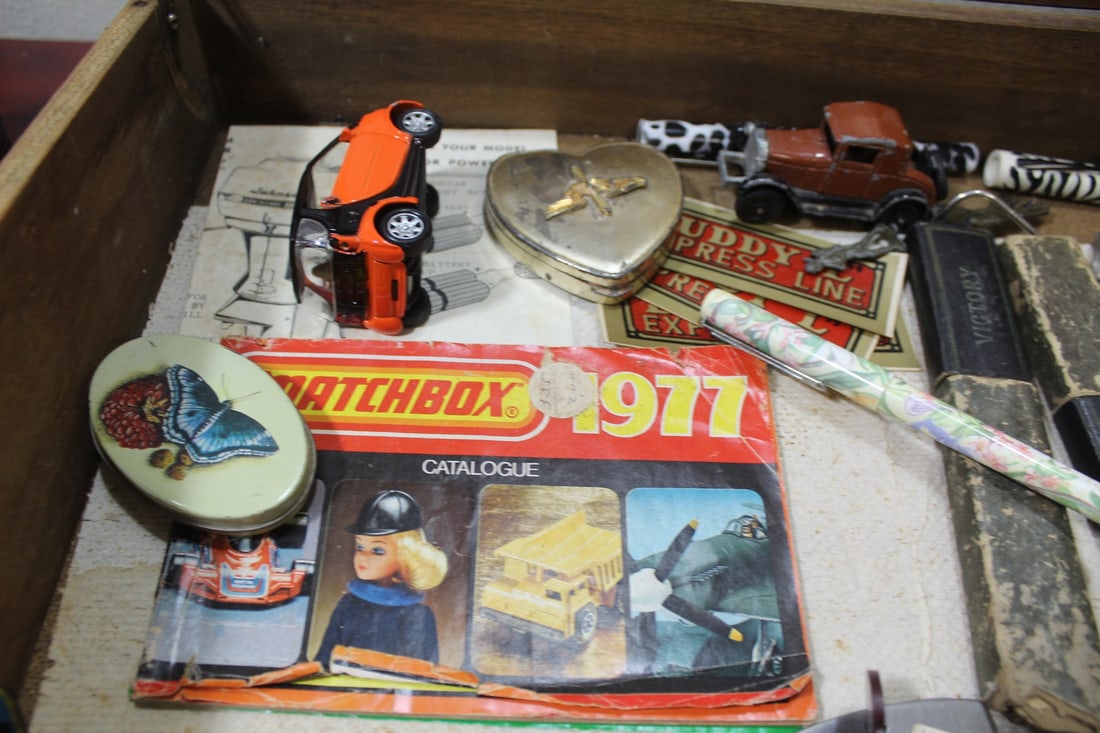 A Vintage Box and Contents - 4