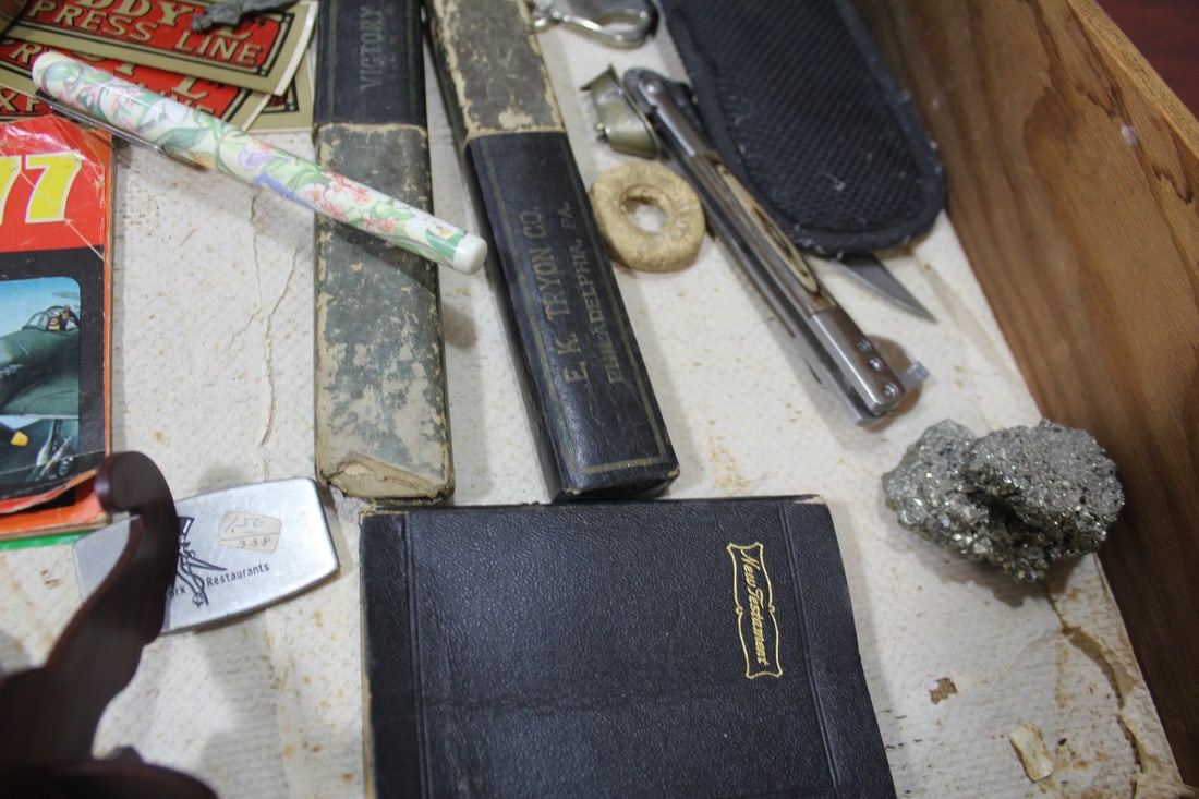 A Vintage Box and Contents - 6