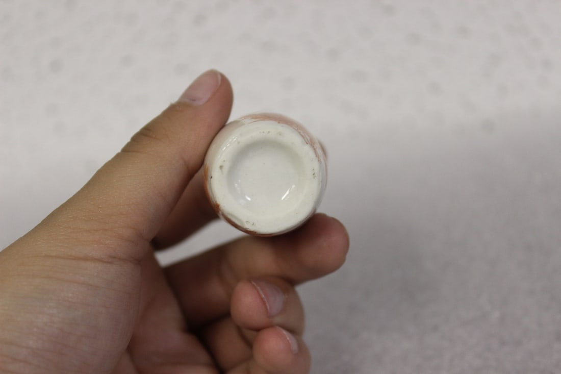 A Vintage Chinese Porcelain Snuff Bottle - 3