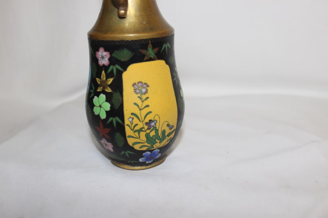 A Japanese Cloisonne Vase - 3