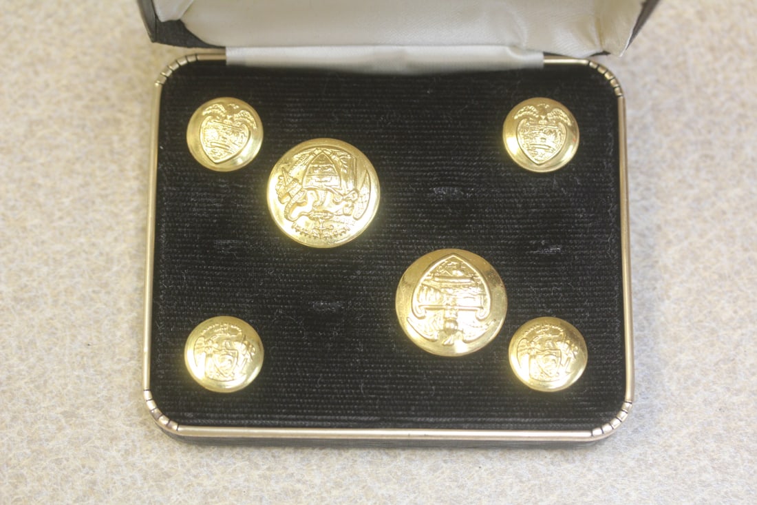 Lot of Military Buttons: inside a box