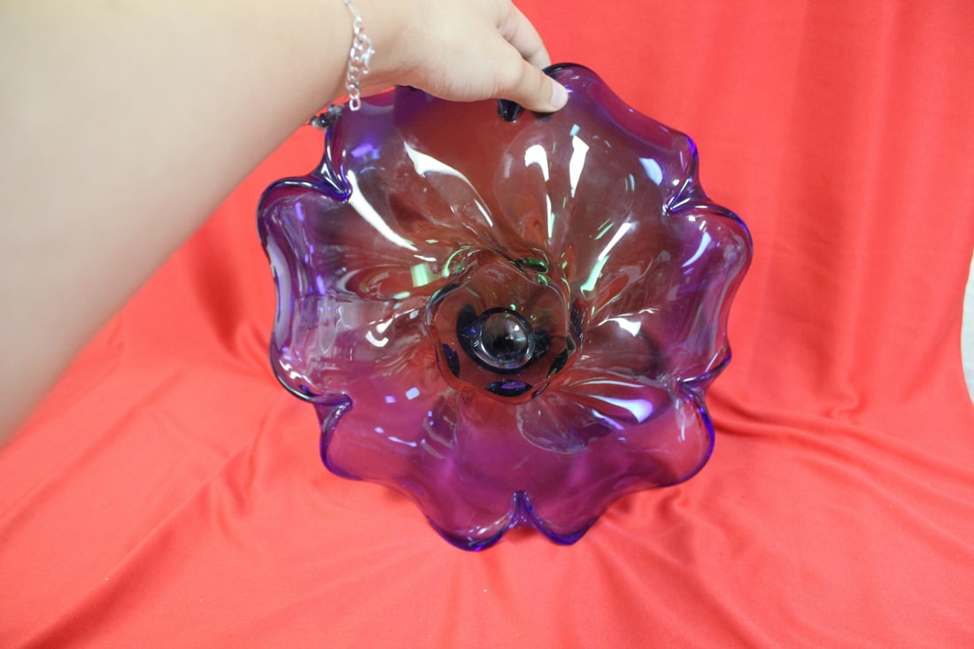 An Art Glass Bowl - 2