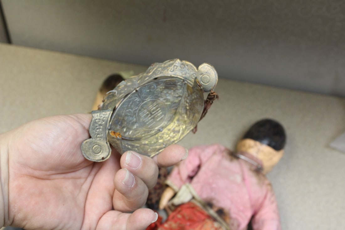 Lot of 2 Antique Chinese Dolls and Hats - 4