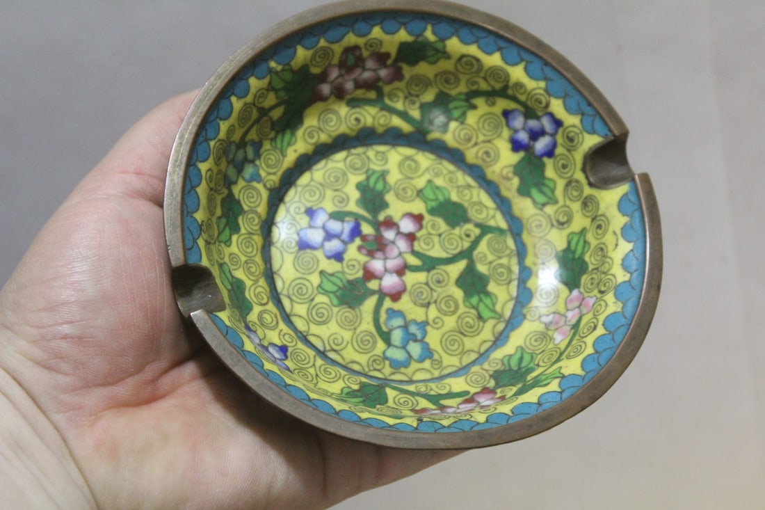 An Antique Chinese Cloisonne Ashtray - 3