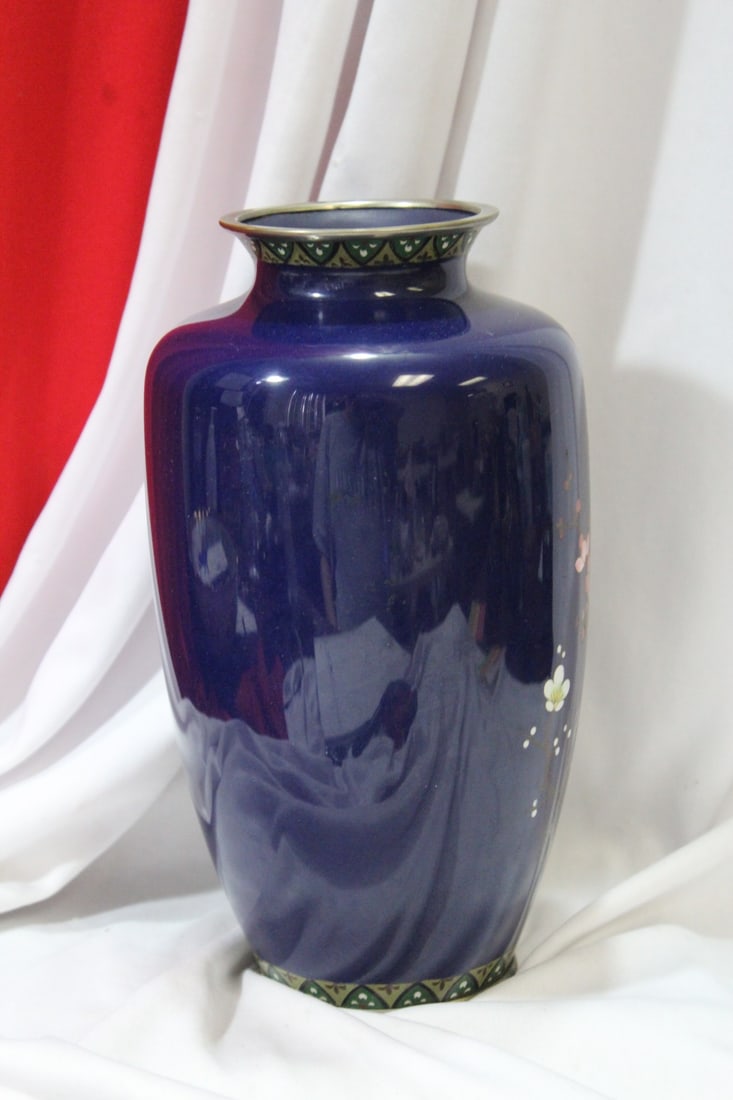 An Antique Japanese Cloisonne Vase - 4