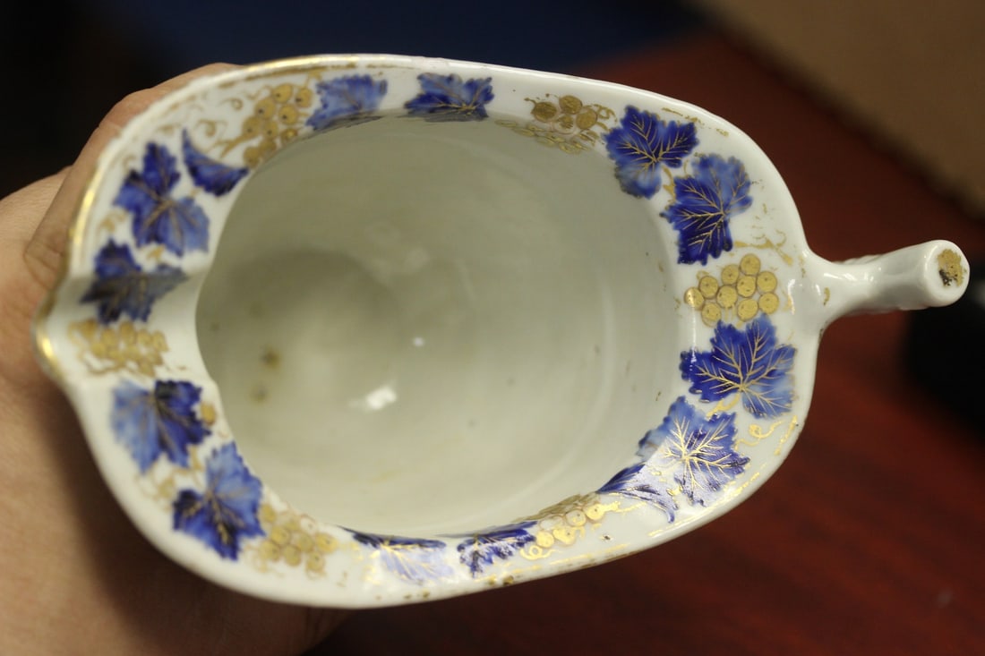 A Rare Chinese Export Porcelain Libation Cup - 3