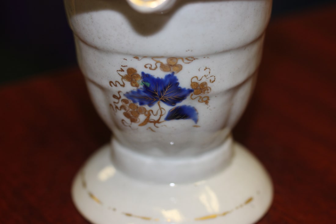A Rare Chinese Export Porcelain Libation Cup - 6