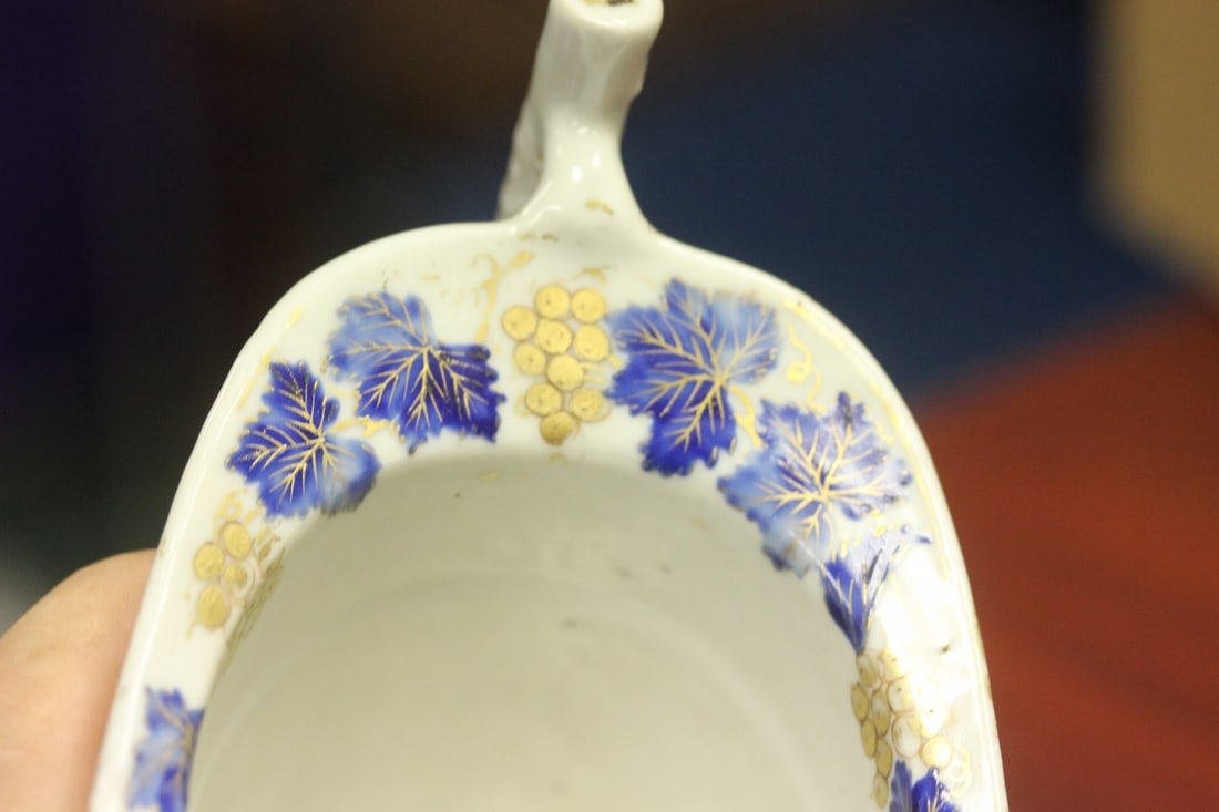 A Rare Chinese Export Porcelain Libation Cup - 7