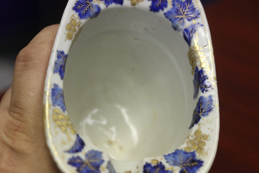 A Rare Chinese Export Porcelain Libation Cup - 9