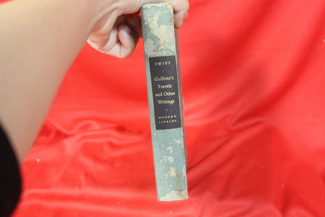 Hardcover Book: Gulliver's Travels And Other Wings - 3