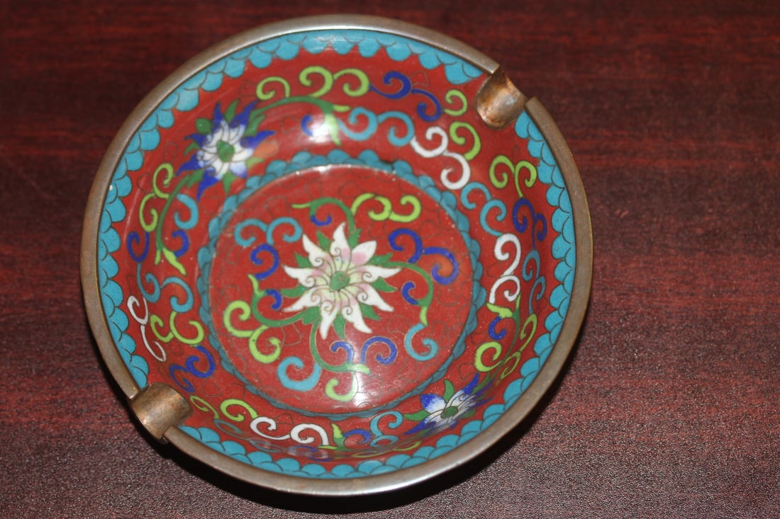 An Antique Chinese Cloisonne Ashtray: marked" China - 5 inches in diameter