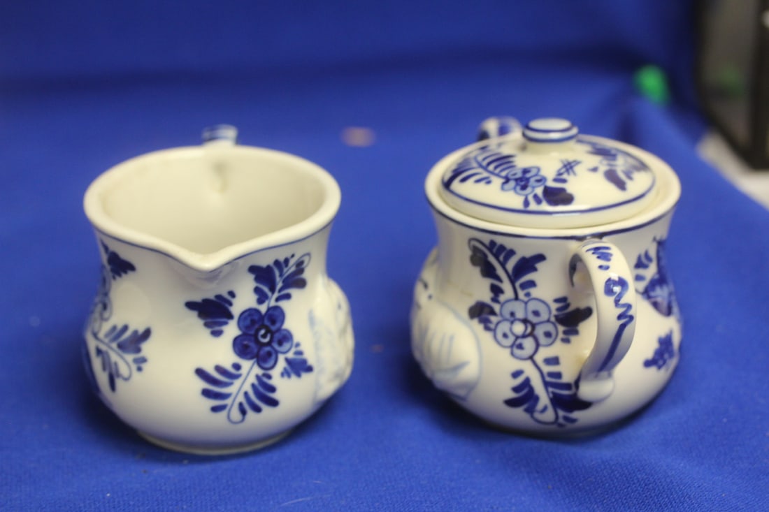 A Delft Sugar and Creamer Container - 2
