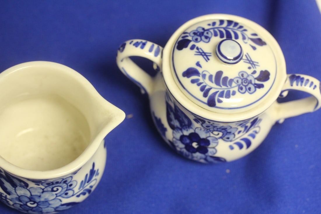 A Delft Sugar and Creamer Container - 4