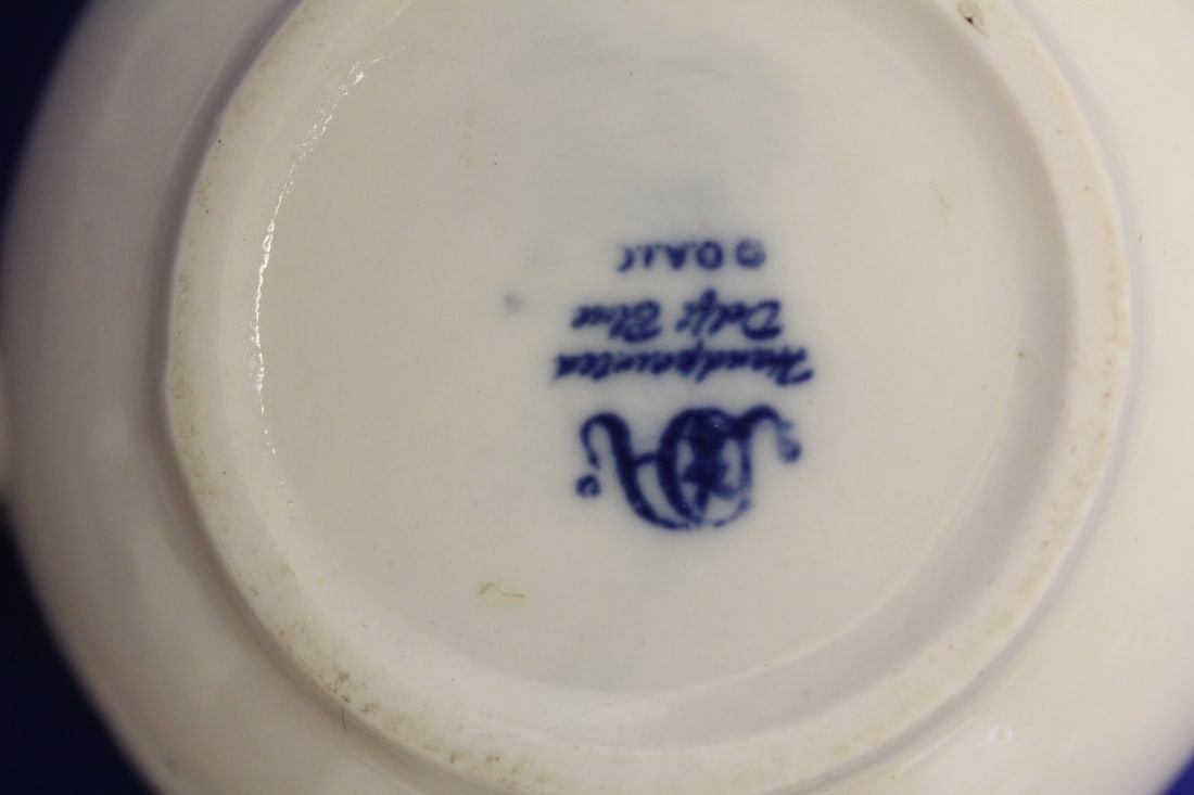 A Delft Sugar and Creamer Container - 5