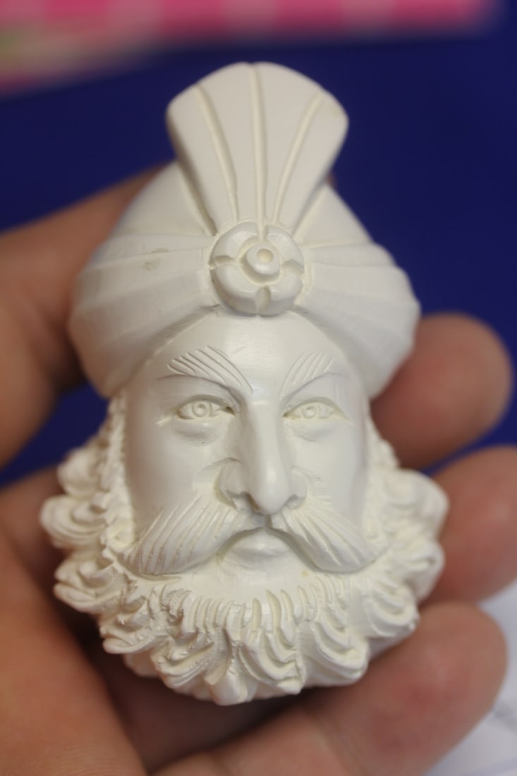 A Carved Meerchaum Head: 2 7/8" in length