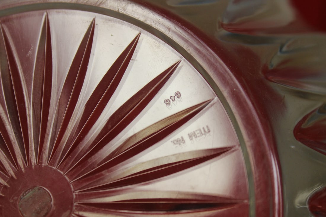 A Vintage Regaline Lucite Bowl - 3