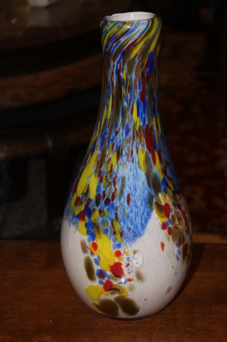 Beautiful Art Glass Vase - 2