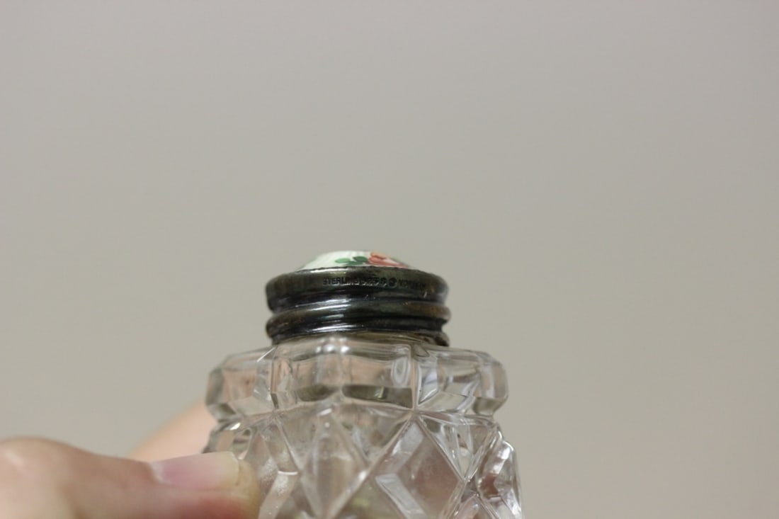 Set of 3 Enamel Salt and Pepper Shaker with tray - 3