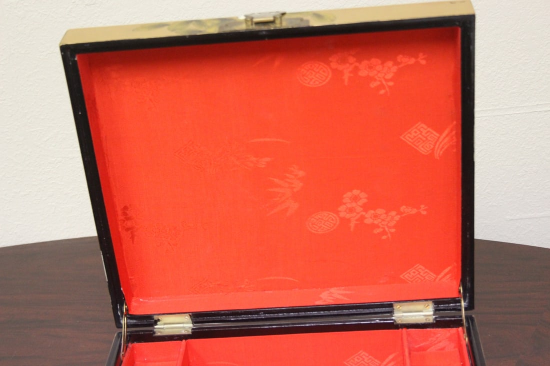 A Chinese Gold Lacquer Jewelery Box - 5