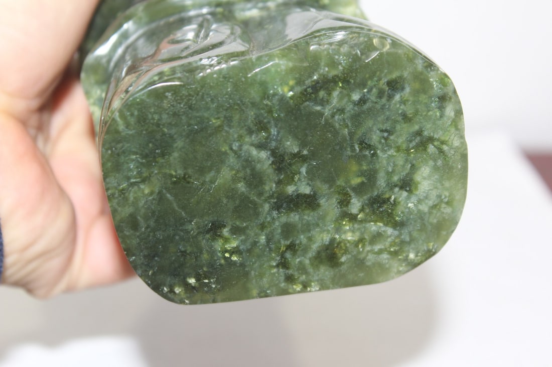 A Fine Chinese Spinach Jade Kwan Yin - 6