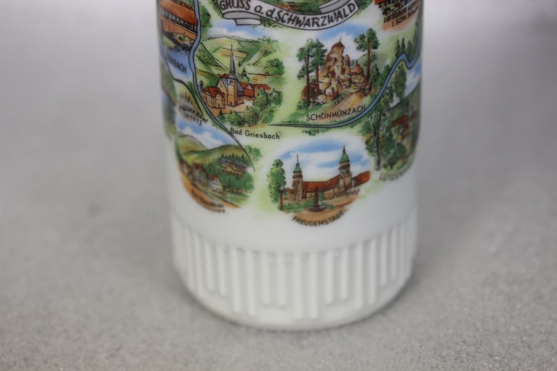 A Bavaria Cylinder Vase - 7