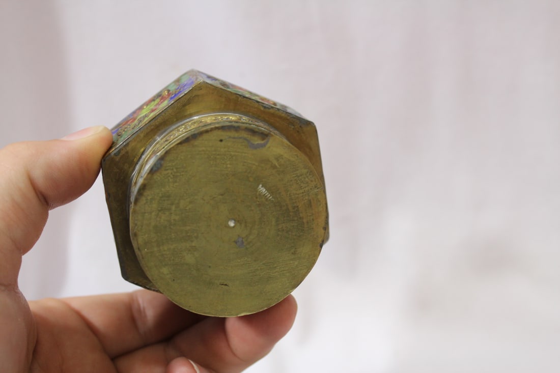 A Chinese Enamel or Cloisonne Container - 7